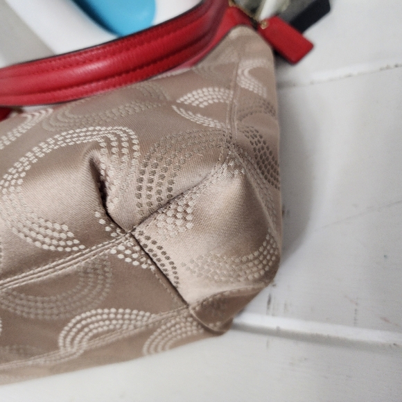 Coach Hobo Tote 20088 - Picture 8 of 15